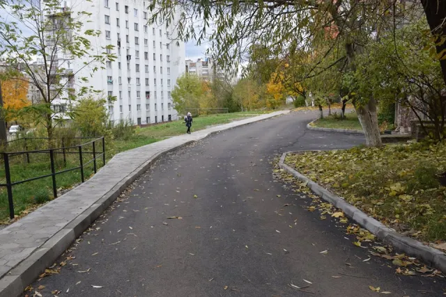 В Івано-Франківську впорядкували один із дворів на Галицькій — фото 2