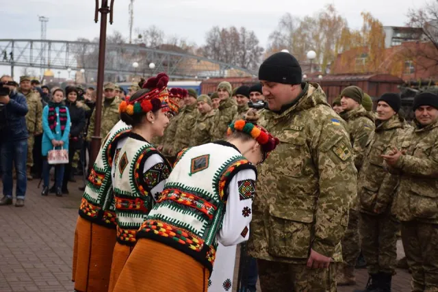 Із зони АТО до Івано-Франківська повернувся 8 батальйон 10-ї окремої гірсько-штурмової бригади ЗСУ — фото 5
