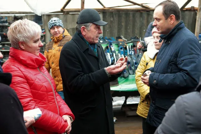 На Новгородській на ринку мер міста Руслан Марцінків говорив про проблеми Франківська — фото 3