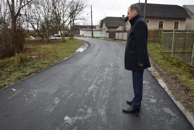 Цієї ночі в Івано-Франківську повністю заасфальтували вулицю Челюскінців — фото 1