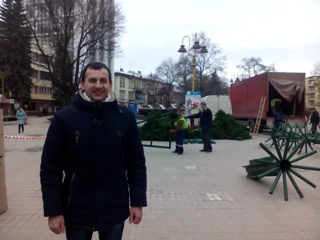 Завтра в Івано-Франківську на головній красуні міста встановлять 3D-ілюмінацію — фото 5