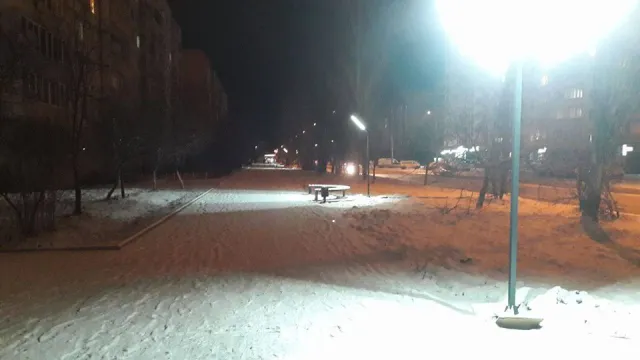 В Івано-Франківську підсвітили прогулянкову зону та територію однієї школи — фото 1