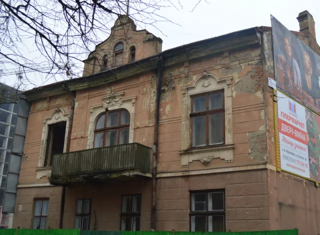 На вулиці Бельведерській зносять стару кам'яницю, аби побудувати багатоповерховий будинок — фото 7