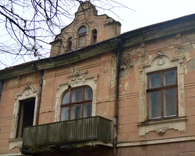На вулиці Бельведерській зносять стару кам'яницю, аби побудувати багатоповерховий будинок — фото 8