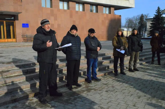 Як сьогодні біля Івано-Франківської ОДА пікетували проти тарифів — фото 4