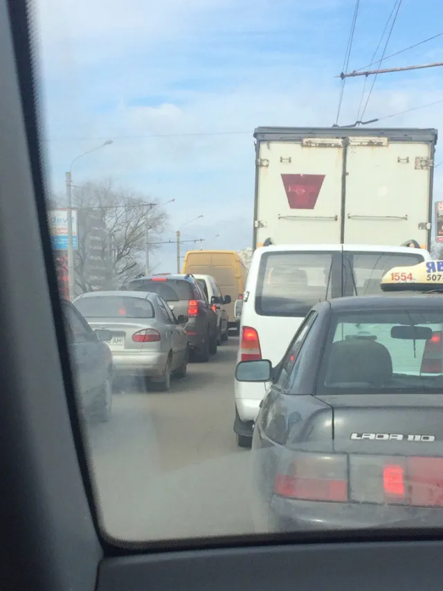 В Івано-Франківську трапилися дві ДТП, а у одного водія-епілептика трапився приступ за кермом — фото 1