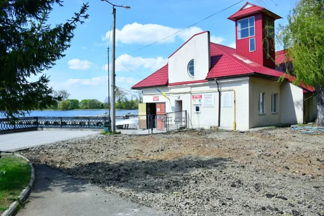 Реалізація найбільшого проекту міста: в Івано-Франківську розпочалася реконструкція території міського озера — фото 6