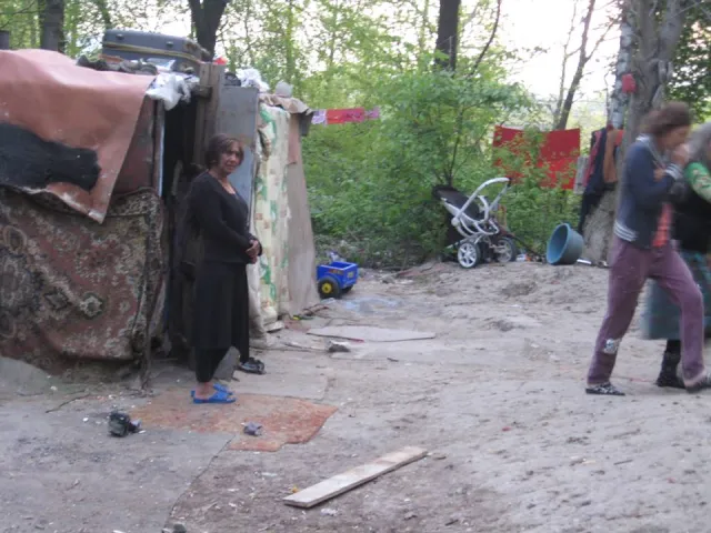 В Івано-Франківську поліція домовилася із циганами, що вони необкрадатимуть містян — фото 6