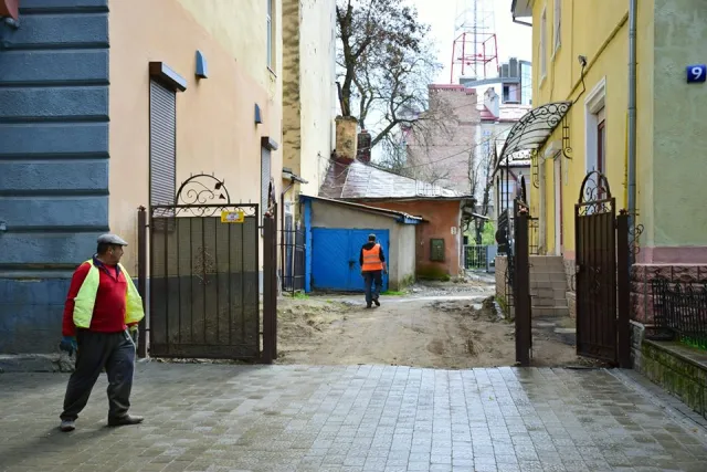 Івано-Франківськ тепер має свою "голівудську" Алею слави. Мешканці міста позитивно оцінили таку ідею — фото 4