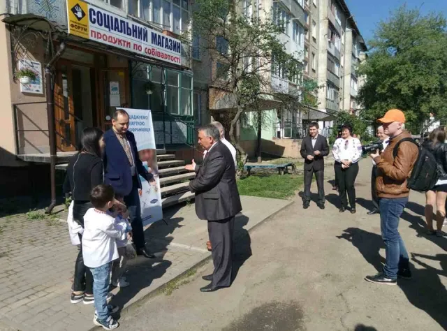 У Франківську з’явився ще один соціальний магазин, де можна придбати продукти за суттєвою знижкою — фото 2