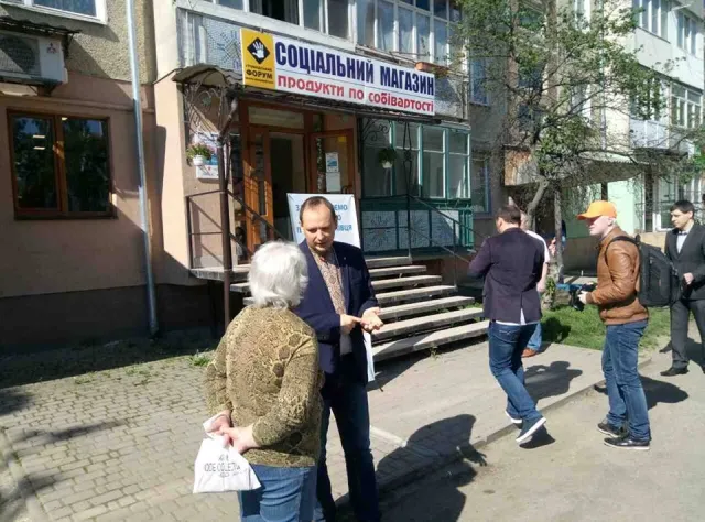 У Франківську з’явився ще один соціальний магазин, де можна придбати продукти за суттєвою знижкою — фото 3