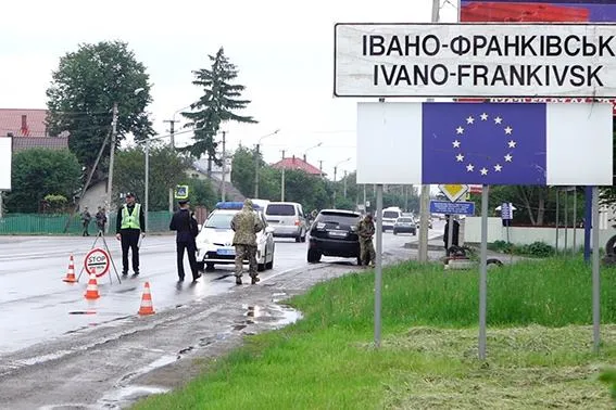 "В нас тут війна та стрілянина": франківців налякали антитерористичні навчання в місті — фото 3