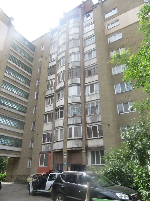 На Тролейбусній у власній квартирі вбили молодого чоловіка — фото 1