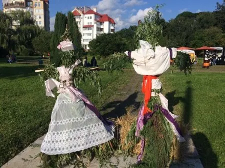 В Івано-Франківську з піснями і танцями святкували Івана Купала — фото 1