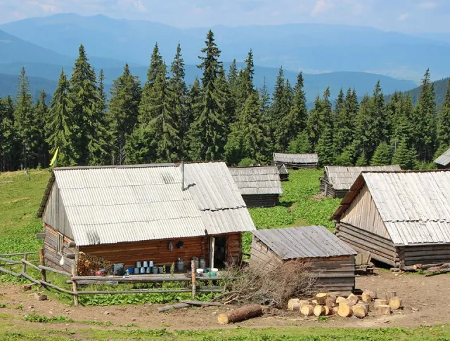 Франківський художник поділився враженням про те, як відвідав однойменну гору Кукул та про неймовірну красу полонини і про колоритне життя гуцулів — фото 3